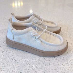 New! Never worn Gap moccasins for toddler size 8